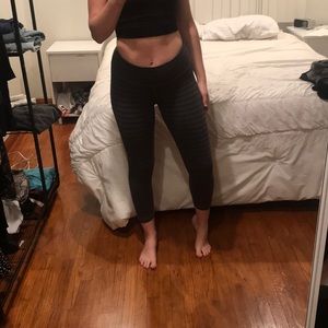 lululemon Wunder Under crop - not high rise!